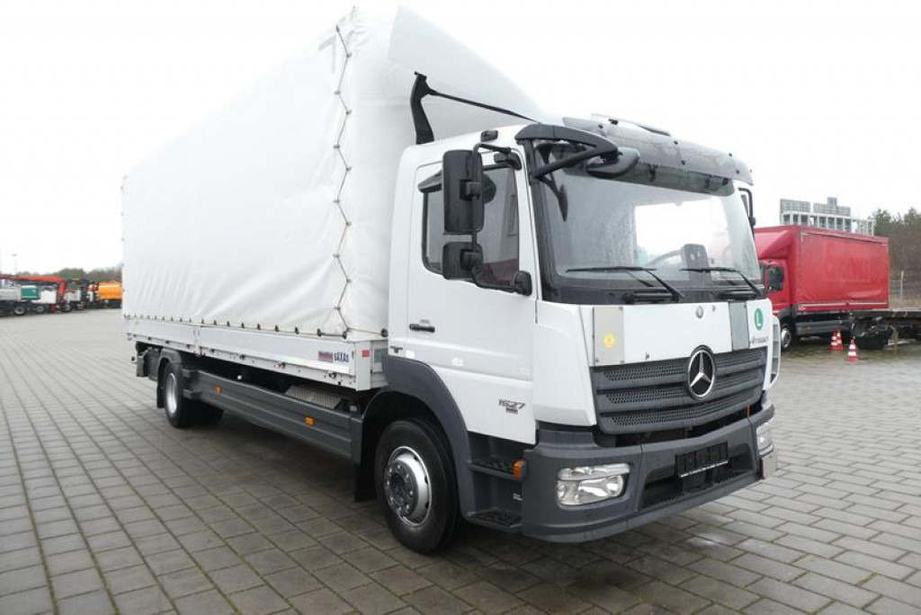 MERCEDES-BENZ Atego 1527 L Pritsche LBW - Тентованный грузовик: фото 1 MERCEDES-BENZ Atego 1527 L Pritsche LBW - Тентованный грузовик: фото 1