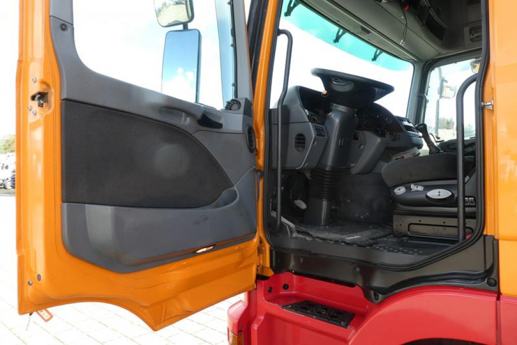 MERCEDES-BENZ Actros 4160 SLT 8x4 4 SZM TITAN -155to.-!! - Тягач: фото 2 MERCEDES-BENZ Actros 4160 SLT 8x4 4 SZM TITAN -155to.-!! - Тягач: фото 2