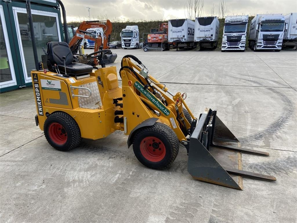 Knikmops KM100 (7123) - Компактный фронтальный погрузчик: фото 4 Knikmops KM100 (7123) - Компактный фронтальный погрузчик: фото 4