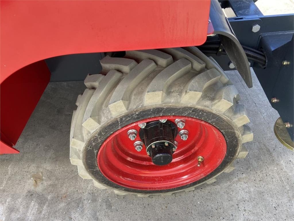 Ножничный подъемник Magni ES1418RT (7940): фото 8 Ножничный подъемник Magni ES1418RT (7940): фото 8