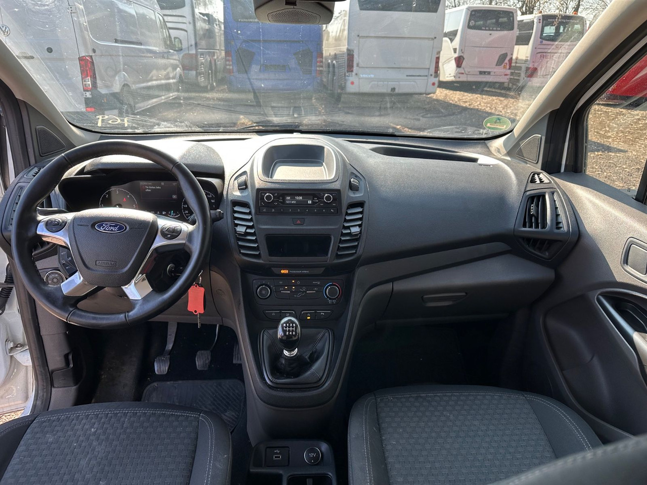 Пассажирский фургон Ford Grand Tourneo 1.5 EcoBlue 74kW Auto Trend: фото 11 Пассажирский фургон Ford Grand Tourneo 1.5 EcoBlue 74kW Auto Trend: фото 11